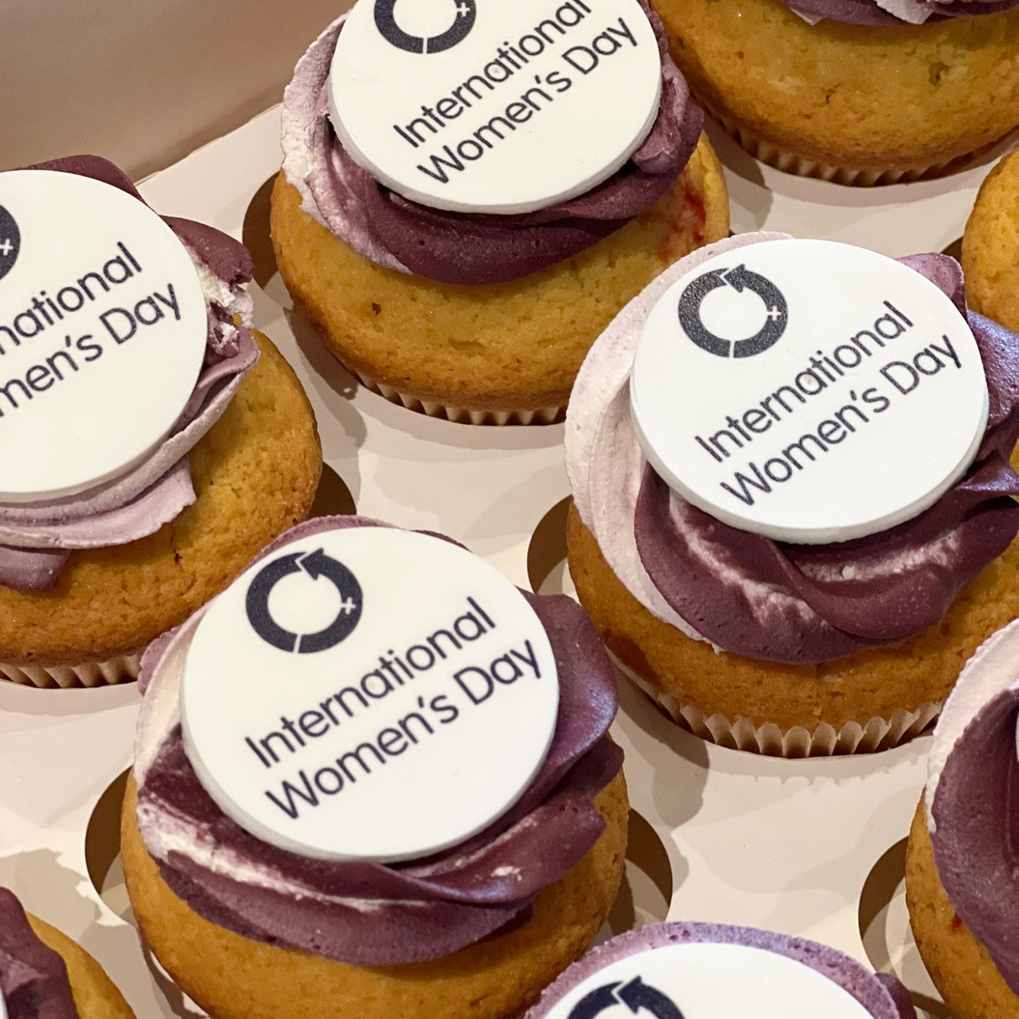 Cupcakes mit Logo