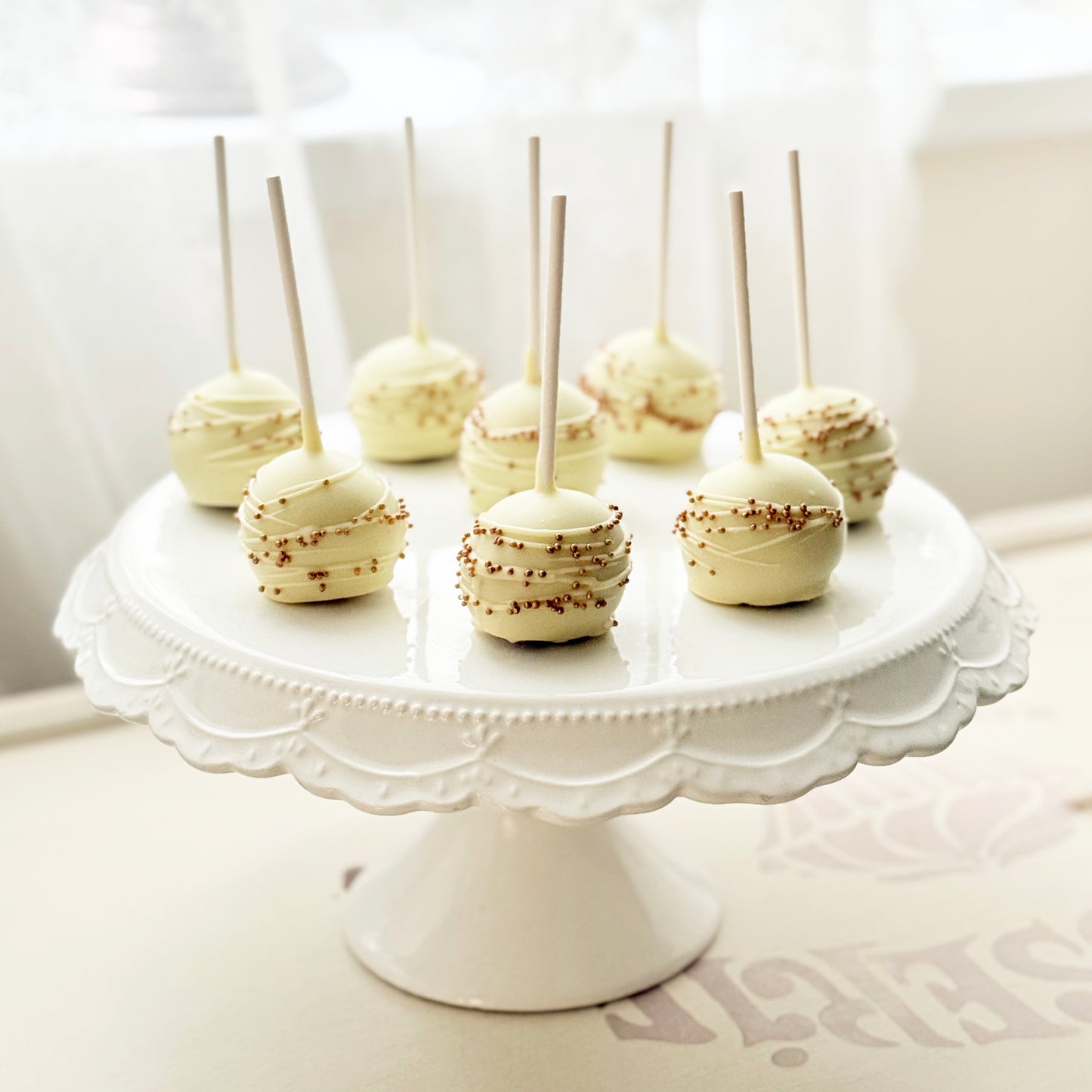 Cake pops mit Schokostreifen & Streusel