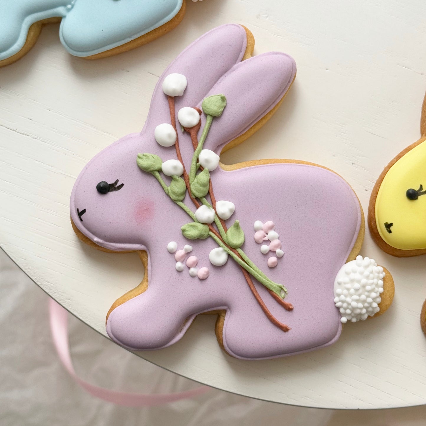 Osterkeks "Osterhase mit Palmkätzchen"