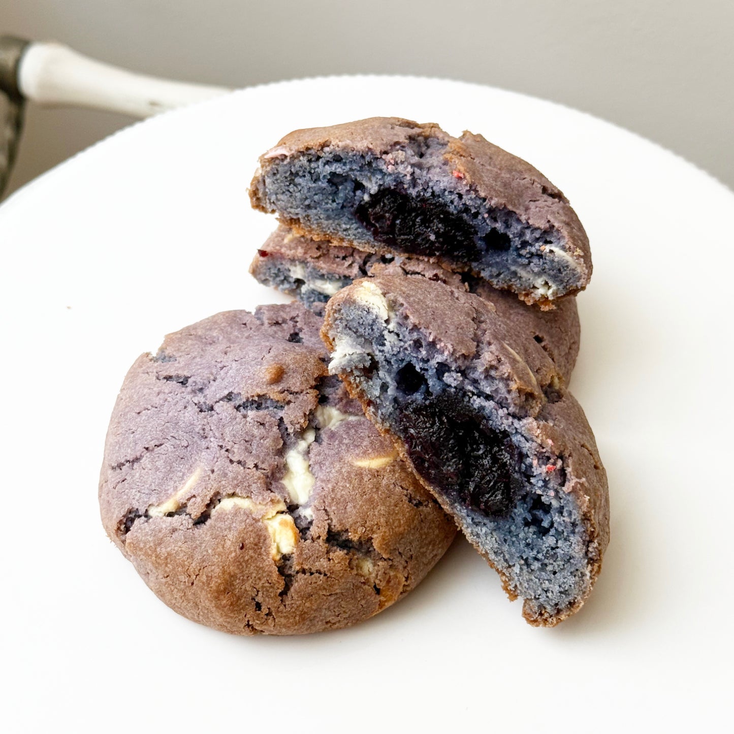 Cookie Lavendel mit Heidelbeerfüllung